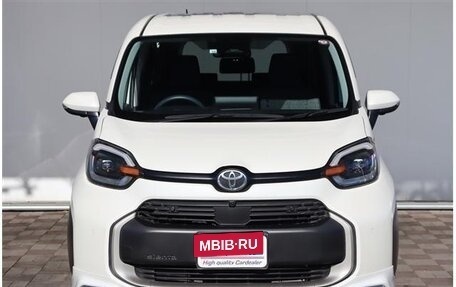 Toyota Sienta, 2022 год, 1 594 000 рублей, 16 фотография