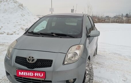 Toyota Yaris III рестайлинг, 2007 год, 620 000 рублей, 1 фотография