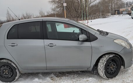 Toyota Yaris III рестайлинг, 2007 год, 620 000 рублей, 3 фотография