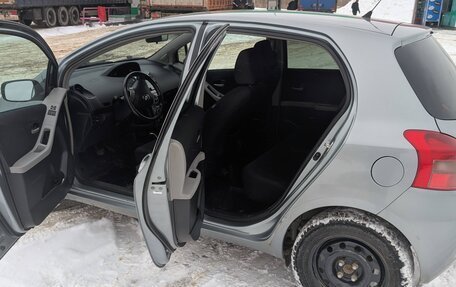 Toyota Yaris III рестайлинг, 2007 год, 620 000 рублей, 8 фотография