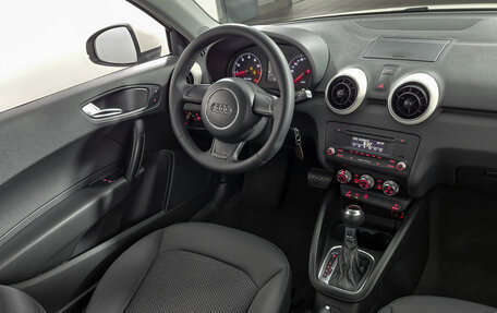 Audi A1, 2011 год, 878 000 рублей, 14 фотография