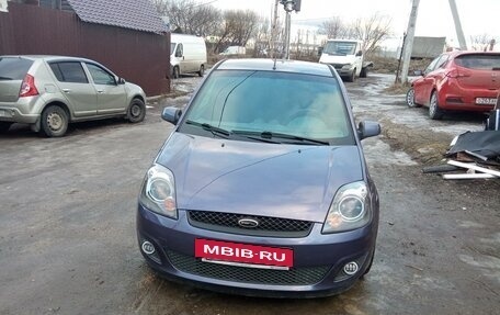 Ford Fiesta, 2006 год, 400 000 рублей, 2 фотография