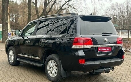 Toyota Land Cruiser 200, 2016 год, 5 850 000 рублей, 1 фотография