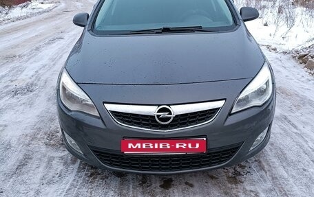 Opel Astra J, 2010 год, 780 000 рублей, 8 фотография