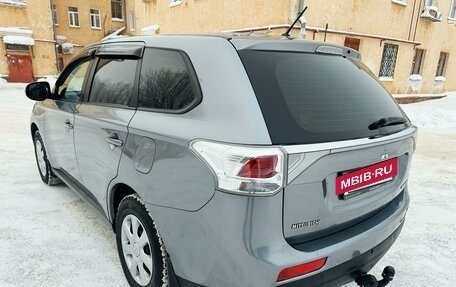 Mitsubishi Outlander III рестайлинг 3, 2012 год, 1 215 000 рублей, 4 фотография