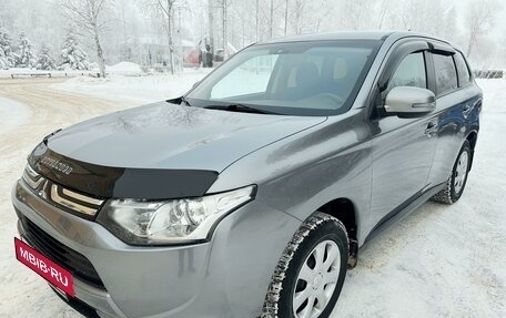 Mitsubishi Outlander III рестайлинг 3, 2012 год, 1 215 000 рублей, 6 фотография