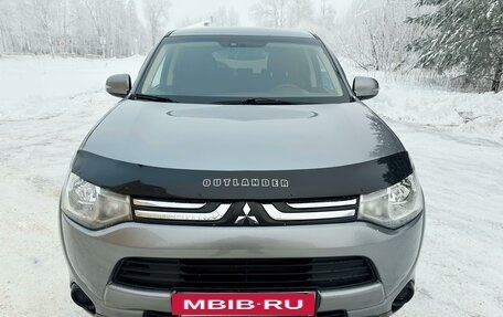 Mitsubishi Outlander III рестайлинг 3, 2012 год, 1 215 000 рублей, 7 фотография