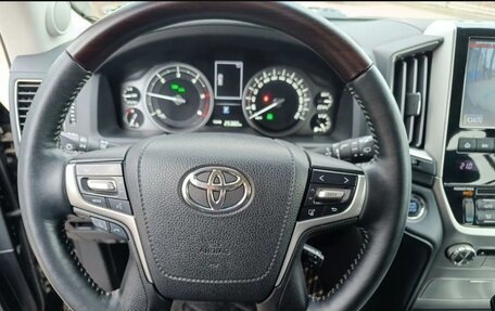 Toyota Land Cruiser 200, 2016 год, 5 850 000 рублей, 16 фотография