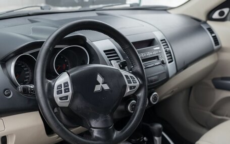 Mitsubishi Outlander III рестайлинг 3, 2007 год, 1 260 000 рублей, 10 фотография