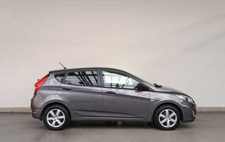 Hyundai Solaris II рестайлинг, 2012 год, 700 000 рублей, 4 фотография