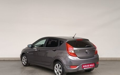 Hyundai Solaris II рестайлинг, 2012 год, 700 000 рублей, 7 фотография