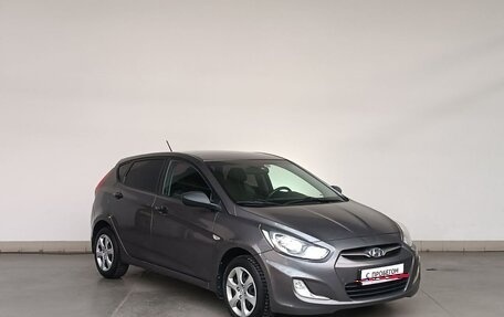 Hyundai Solaris II рестайлинг, 2012 год, 700 000 рублей, 3 фотография