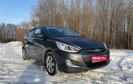 Hyundai Solaris II рестайлинг, 2014 год, 1 100 000 рублей, 3 фотография