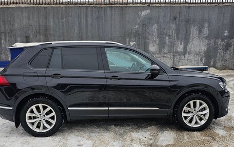 Volkswagen Tiguan II, 2017 год, 2 650 000 рублей, 6 фотография