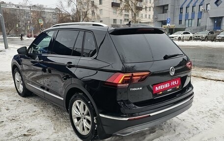 Volkswagen Tiguan II, 2017 год, 2 650 000 рублей, 3 фотография