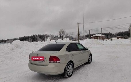 Volkswagen Polo VI (EU Market), 2011 год, 680 000 рублей, 2 фотография