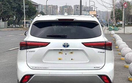 Toyota Highlander, 2022 год, 5 600 000 рублей, 5 фотография