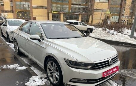 Volkswagen Passat B8 рестайлинг, 2015 год, 1 950 000 рублей, 11 фотография