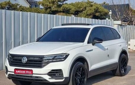 Volkswagen Touareg III, 2021 год, 5 800 000 рублей, 1 фотография