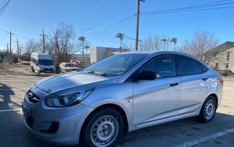 Hyundai Solaris II рестайлинг, 2013 год, 990 000 рублей, 1 фотография