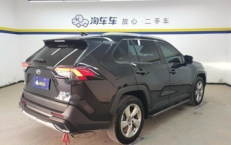 Toyota RAV4, 2021 год, 2 841 000 рублей, 4 фотография