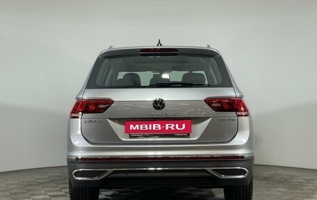 Volkswagen Tiguan II, 2023 год, 4 340 000 рублей, 6 фотография