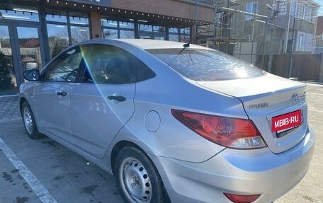 Hyundai Solaris II рестайлинг, 2013 год, 990 000 рублей, 2 фотография