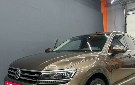 Volkswagen Tiguan II, 2018 год, 2 750 000 рублей, 2 фотография