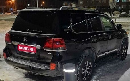 Toyota Land Cruiser 200, 2015 год, 6 000 000 рублей, 2 фотография