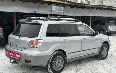 Mitsubishi Outlander III рестайлинг 3, 2004 год, 840 000 рублей, 4 фотография