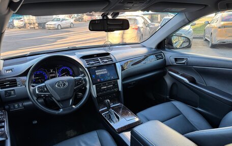 Toyota Camry, 2017 год, 2 650 000 рублей, 4 фотография