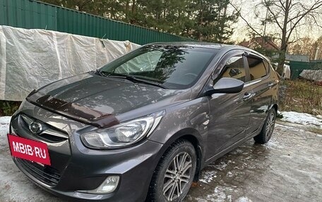 Hyundai Solaris II рестайлинг, 2012 год, 900 000 рублей, 2 фотография