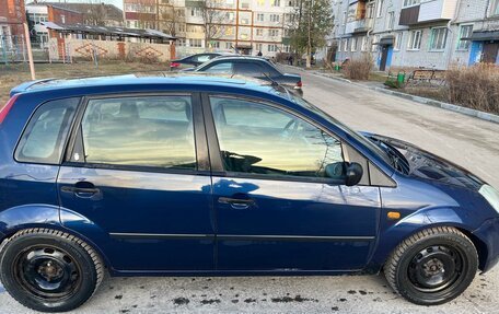 Ford Fiesta, 2004 год, 300 000 рублей, 8 фотография