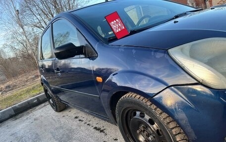 Ford Fiesta, 2004 год, 300 000 рублей, 2 фотография