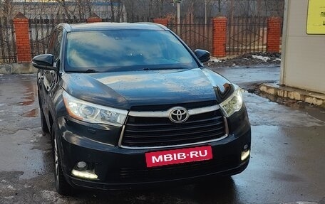 Toyota Highlander III, 2014 год, 3 250 000 рублей, 3 фотография