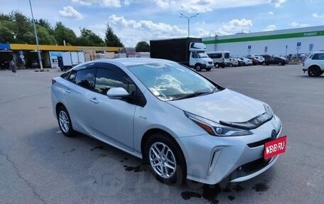 Toyota Prius IV XW50, 2019 год, 2 100 000 рублей, 1 фотография