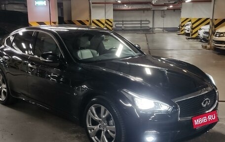 Infiniti Q70 I, 2016 год, 2 600 000 рублей, 9 фотография