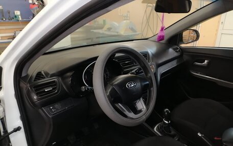 KIA Rio III рестайлинг, 2014 год, 785 000 рублей, 11 фотография