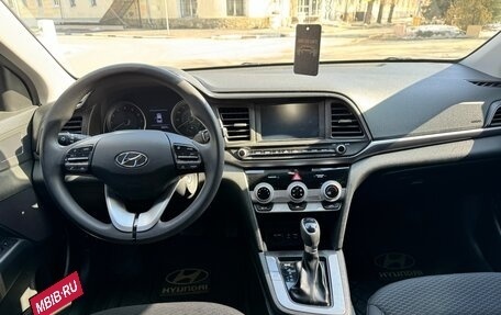 Hyundai Elantra VI рестайлинг, 2019 год, 1 820 000 рублей, 13 фотография