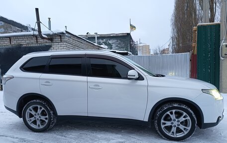 Mitsubishi Outlander III рестайлинг 3, 2014 год, 1 490 000 рублей, 1 фотография