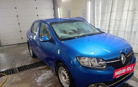 Renault Logan II, 2015 год, 800 000 рублей, 2 фотография