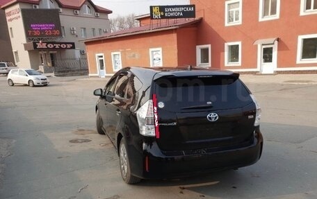 Toyota Prius Alpha I (ZVW40/41), 2013 год, 1 490 000 рублей, 3 фотография