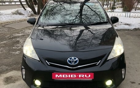 Toyota Prius Alpha I (ZVW40/41), 2013 год, 1 490 000 рублей, 12 фотография