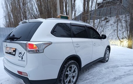 Mitsubishi Outlander III рестайлинг 3, 2014 год, 1 490 000 рублей, 4 фотография