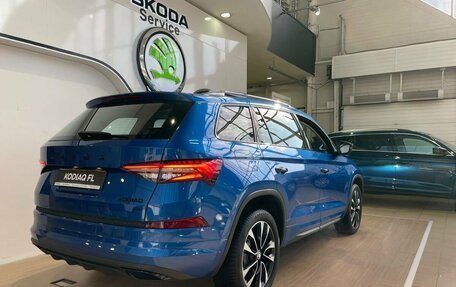 Skoda Kodiaq I, 2023 год, 4 990 000 рублей, 4 фотография