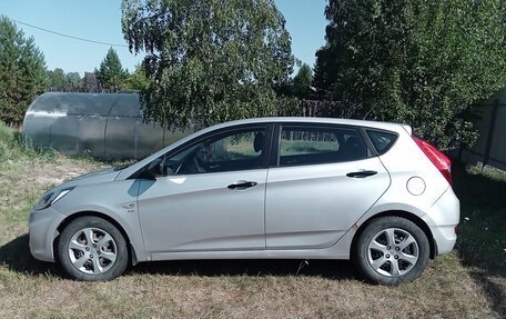 Hyundai Solaris II рестайлинг, 2011 год, 830 000 рублей, 4 фотография