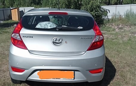 Hyundai Solaris II рестайлинг, 2011 год, 830 000 рублей, 3 фотография