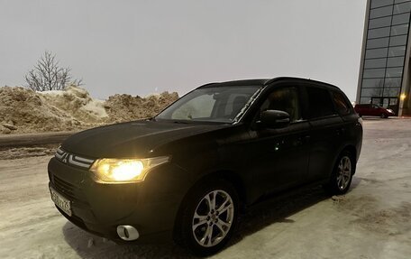 Mitsubishi Outlander III рестайлинг 3, 2013 год, 1 666 666 рублей, 2 фотография