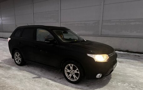 Mitsubishi Outlander III рестайлинг 3, 2013 год, 1 666 666 рублей, 5 фотография