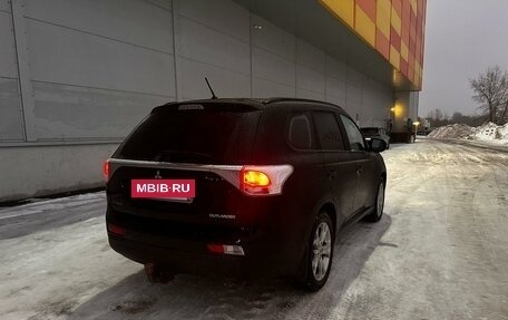 Mitsubishi Outlander III рестайлинг 3, 2013 год, 1 666 666 рублей, 3 фотография